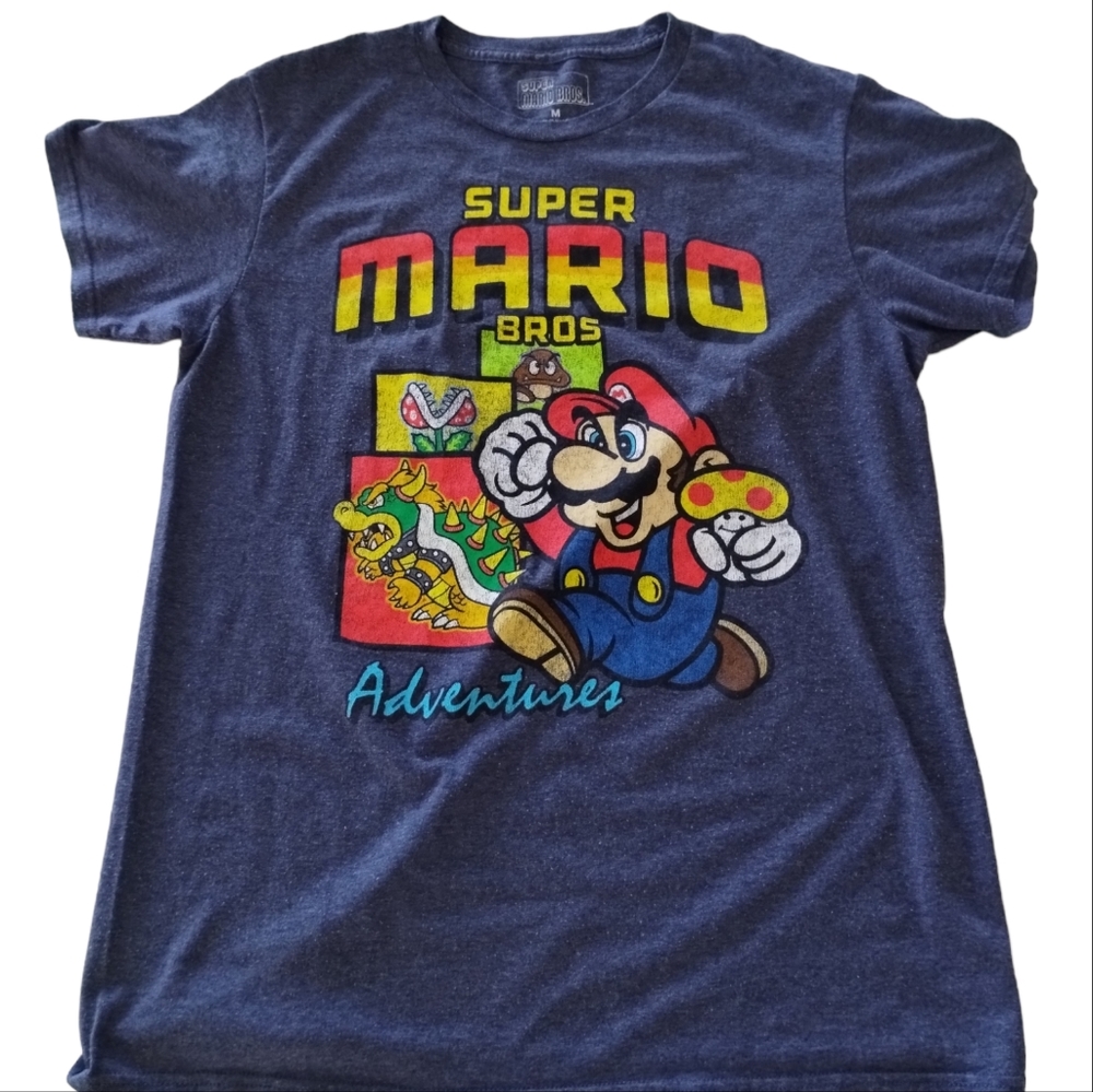 Nintendo Super Mario Bros Adventures Women’s  Short Sleeve T-Shirt Size Medium